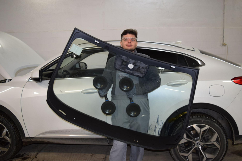 Как включить обогрев лобового стекла и что делать, если он не работает?